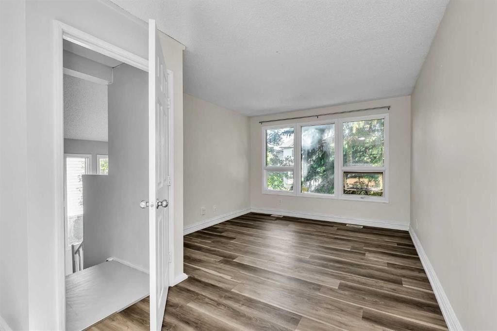 43 Taraglen Road Ne, Calgary, AB