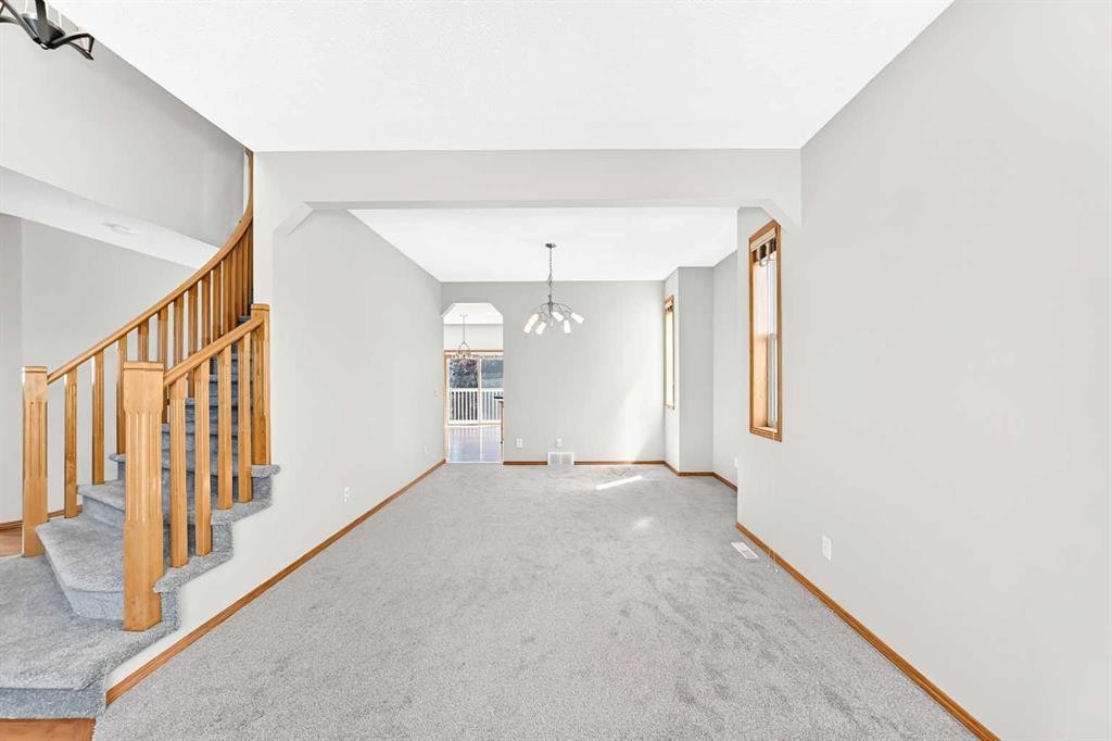83 Edgeridge Close Nw, Calgary, AB - Indoor Photo Showing Other Room