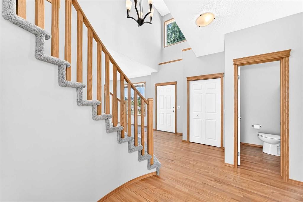 83 Edgeridge Close Nw, Calgary, AB - Indoor Photo Showing Other Room