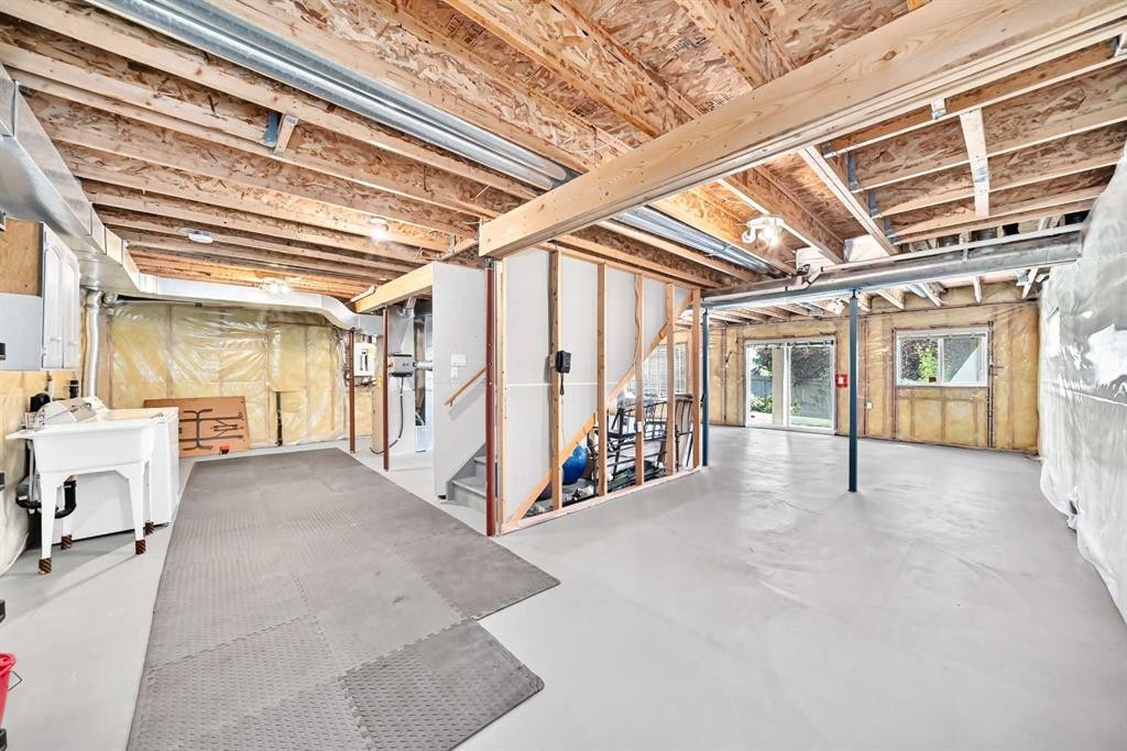 83 Edgeridge Close Nw, Calgary, AB - Indoor Photo Showing Basement