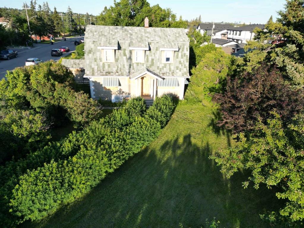 8539 48 Avenue Nw, Calgary, AB