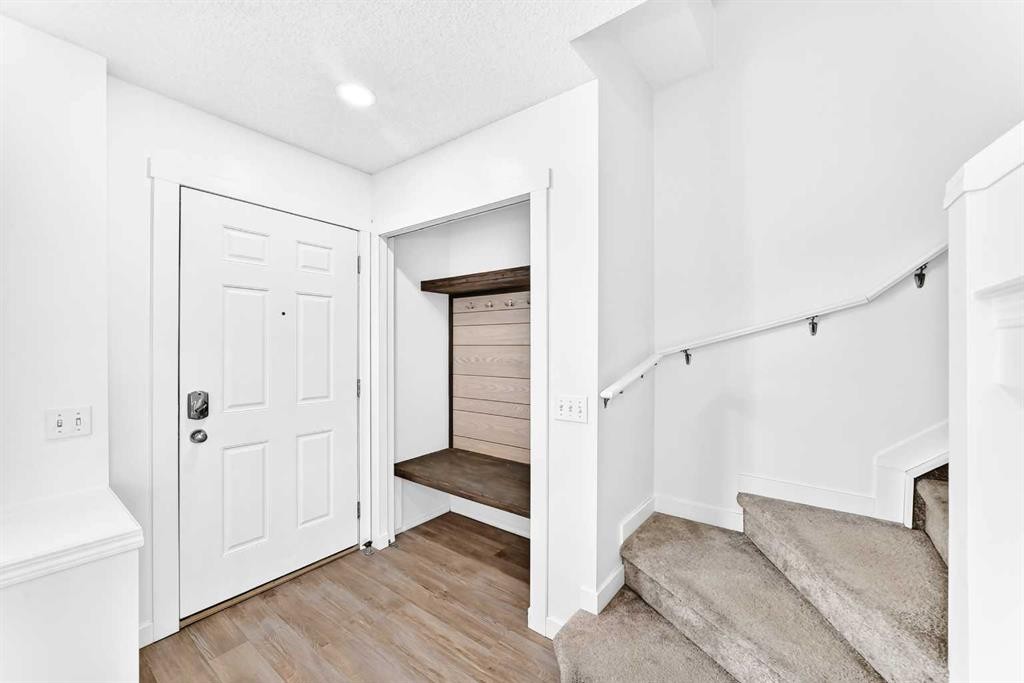 294 Elgin View Se, Calgary, AB - Indoor Photo Showing Other Room