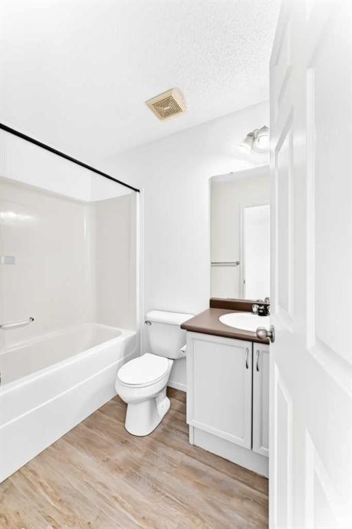 294 Elgin View Se, Calgary, AB - Indoor Photo Showing Bathroom