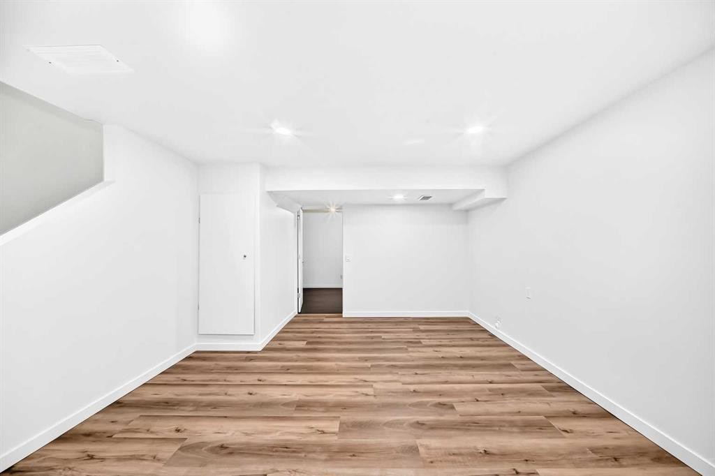 294 Elgin View Se, Calgary, AB - Indoor Photo Showing Other Room