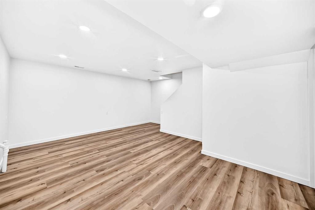 294 Elgin View Se, Calgary, AB - Indoor Photo Showing Other Room