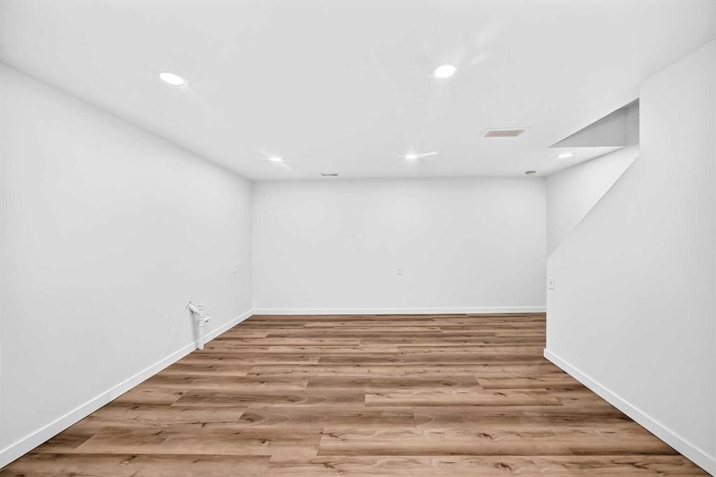 294 Elgin View Se, Calgary, AB - Indoor Photo Showing Other Room