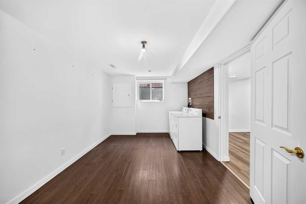 294 Elgin View Se, Calgary, AB - Indoor Photo Showing Laundry Room