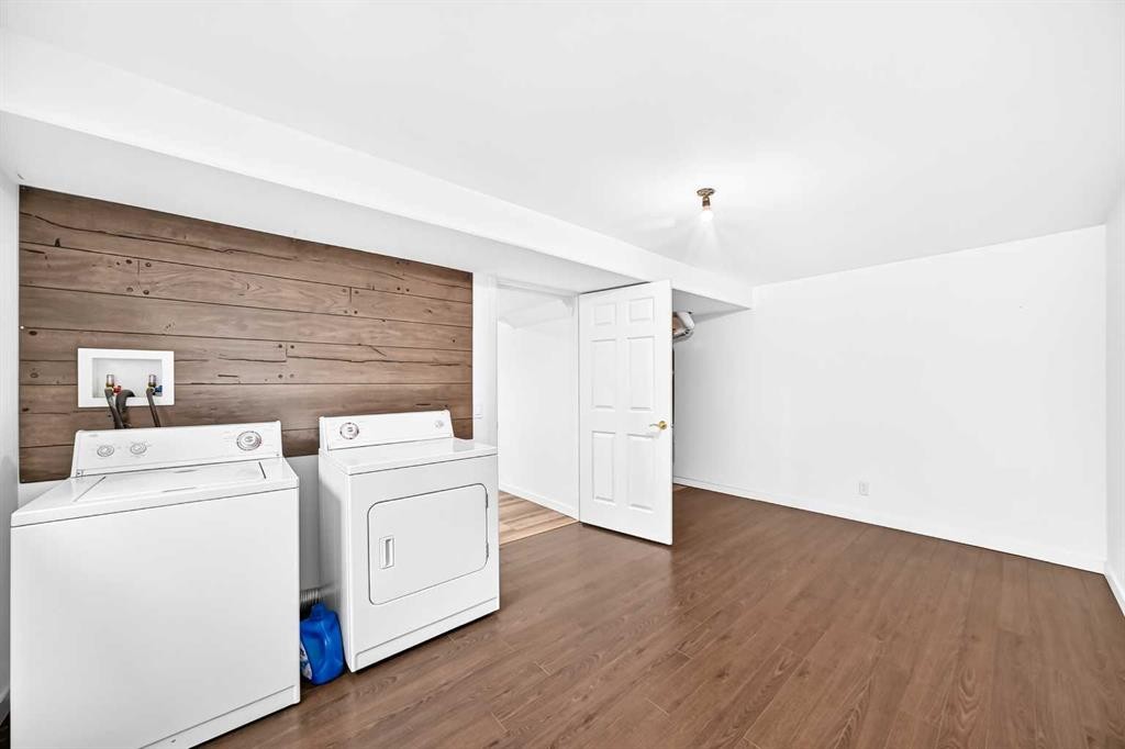 294 Elgin View Se, Calgary, AB - Indoor Photo Showing Laundry Room