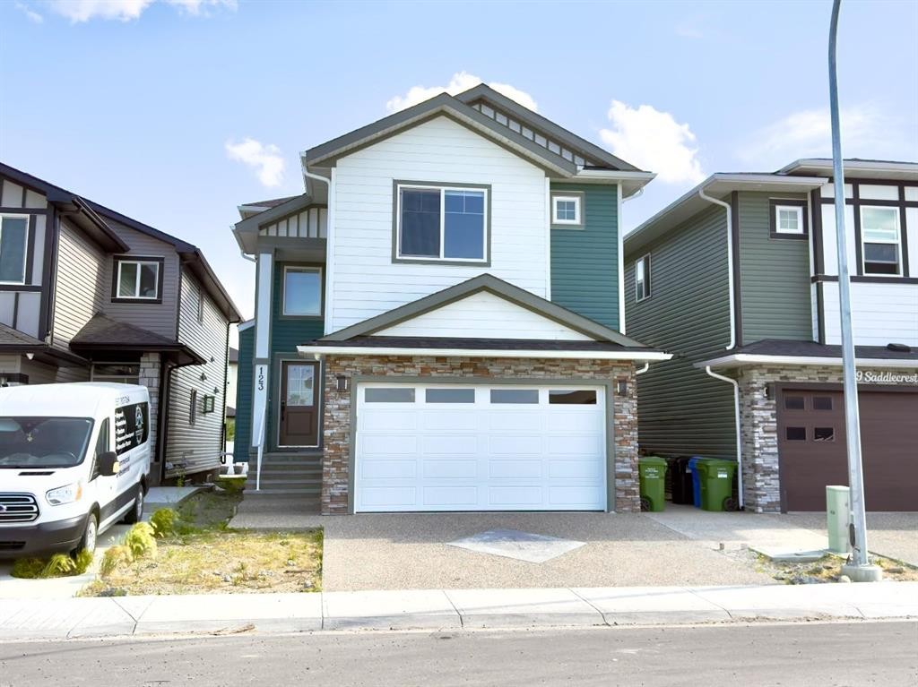 123 Saddlecrest Grove Ne, Calgary, AB - Outdoor With Facade