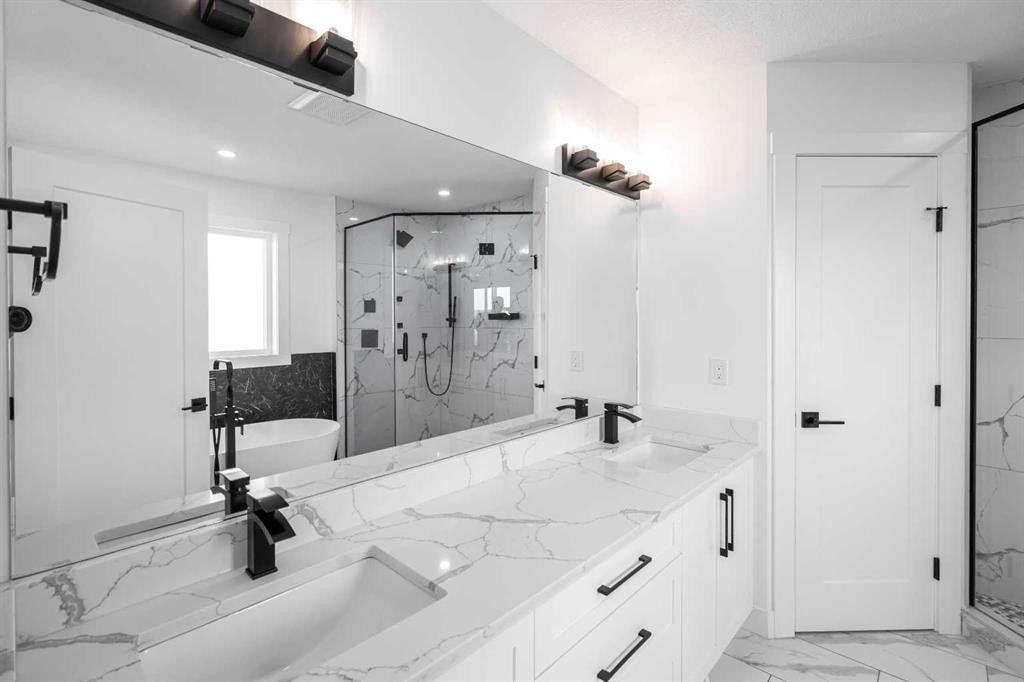 123 Saddlecrest Grove Ne, Calgary, AB - Indoor Photo Showing Bathroom