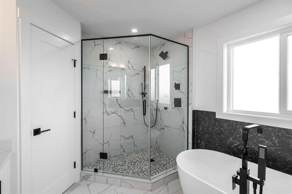 123 Saddlecrest Grove Ne, Calgary, AB - Indoor Photo Showing Bathroom