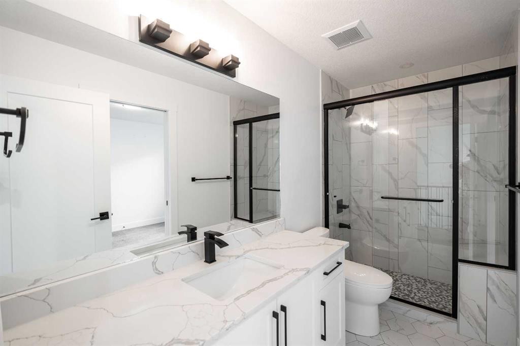123 Saddlecrest Grove Ne, Calgary, AB - Indoor Photo Showing Bathroom