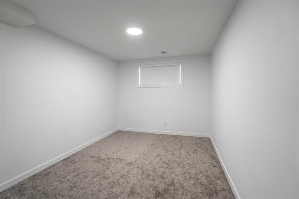 123 Saddlecrest Grove Ne, Calgary, AB - Indoor Photo Showing Other Room