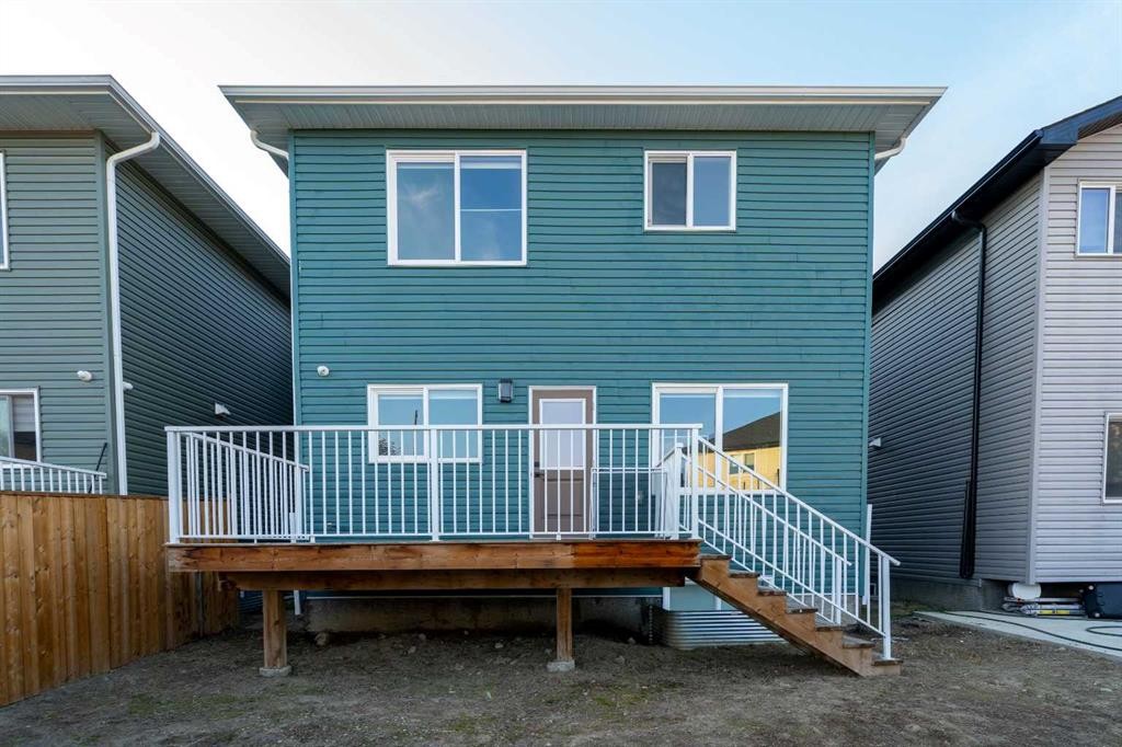123 Saddlecrest Grove Ne, Calgary, AB - Outdoor With Deck Patio Veranda With Exterior