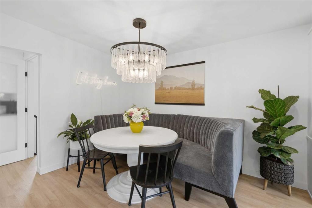 3720 58 Avenue Sw, Calgary, AB - Indoor Photo Showing Dining Room