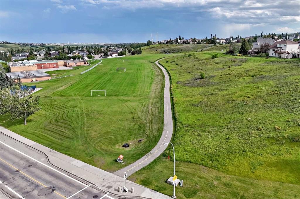216 Hidden Spring Green Nw, Calgary, AB