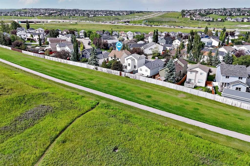 216 Hidden Spring Green Nw, Calgary, AB