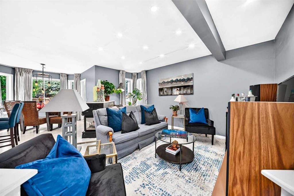 216 Hidden Spring Green Nw, Calgary, AB