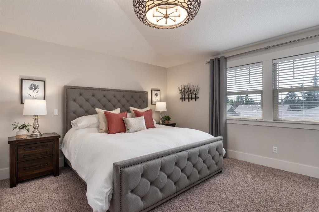 313 Centre Avenue Se, Airdrie, AB - Indoor Photo Showing Bedroom