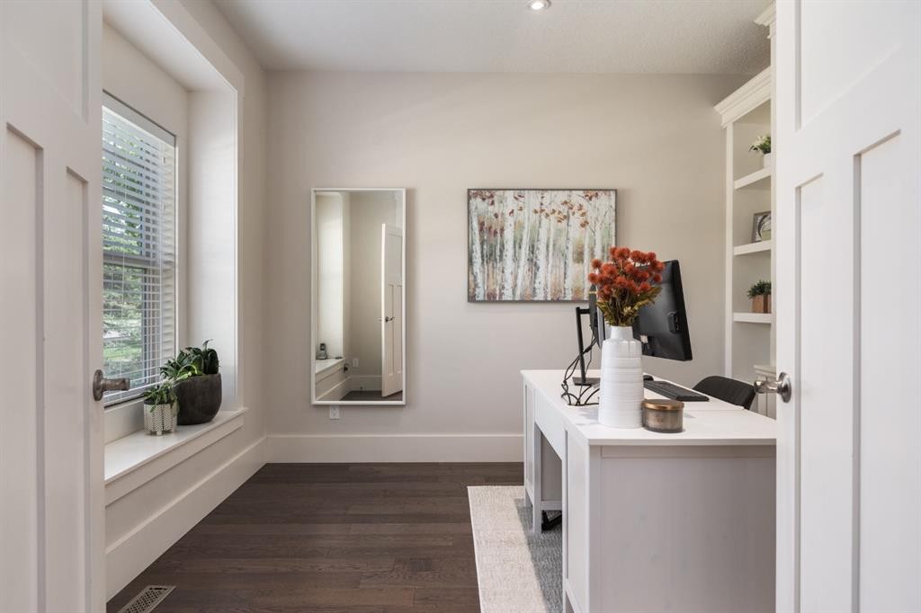 313 Centre Avenue Se, Airdrie, AB - Indoor Photo Showing Other Room