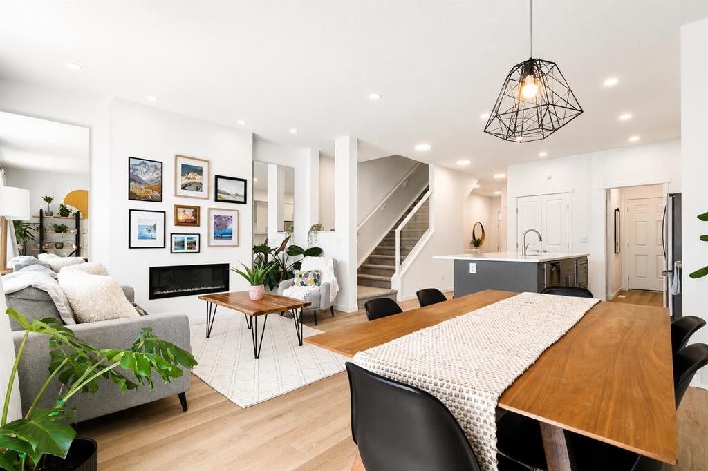 229 Masters Row Se, Calgary, AB - Indoor Photo Showing Other Room