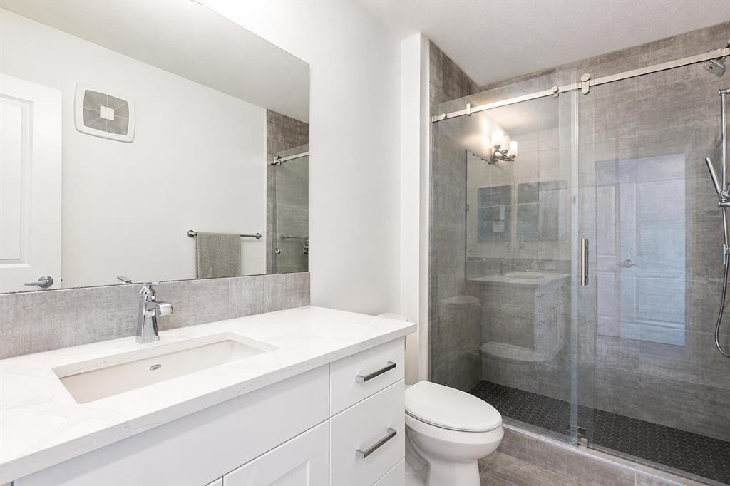 229 Masters Row Se, Calgary, AB - Indoor Photo Showing Bathroom