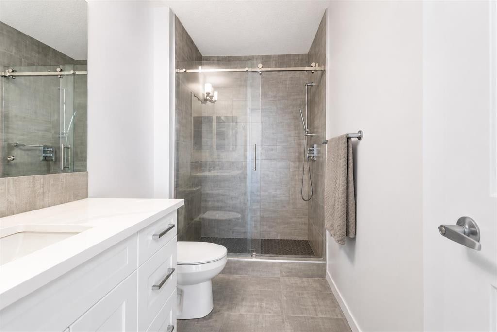 229 Masters Row Se, Calgary, AB - Indoor Photo Showing Bathroom