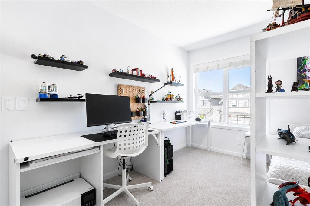 229 Masters Row Se, Calgary, AB - Indoor Photo Showing Office