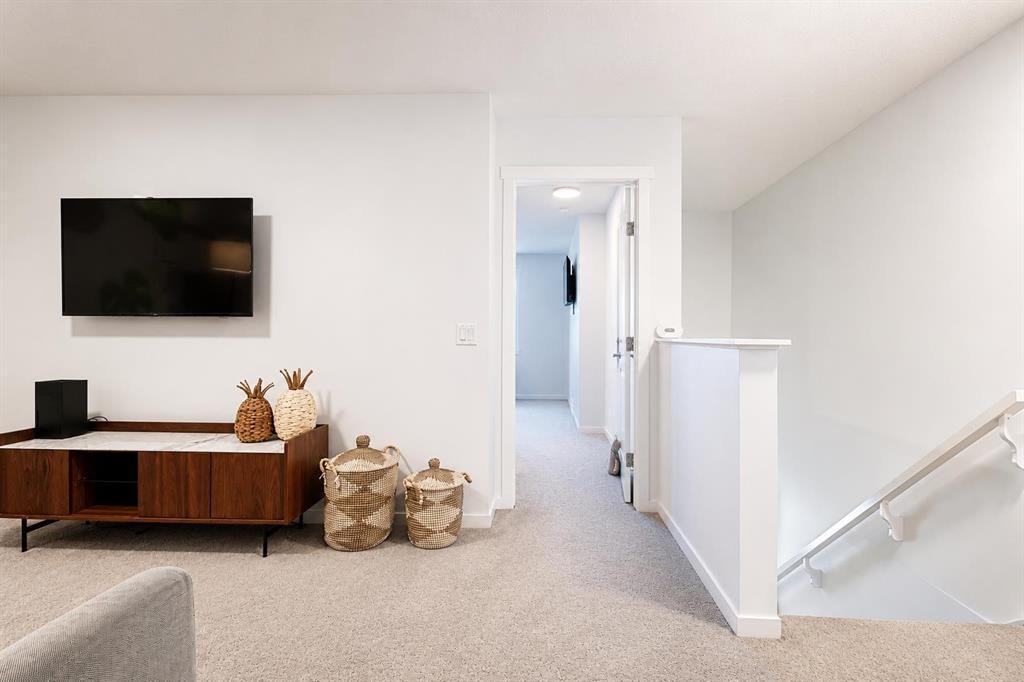229 Masters Row Se, Calgary, AB - Indoor