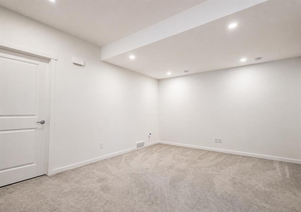 229 Masters Row Se, Calgary, AB - Indoor Photo Showing Other Room