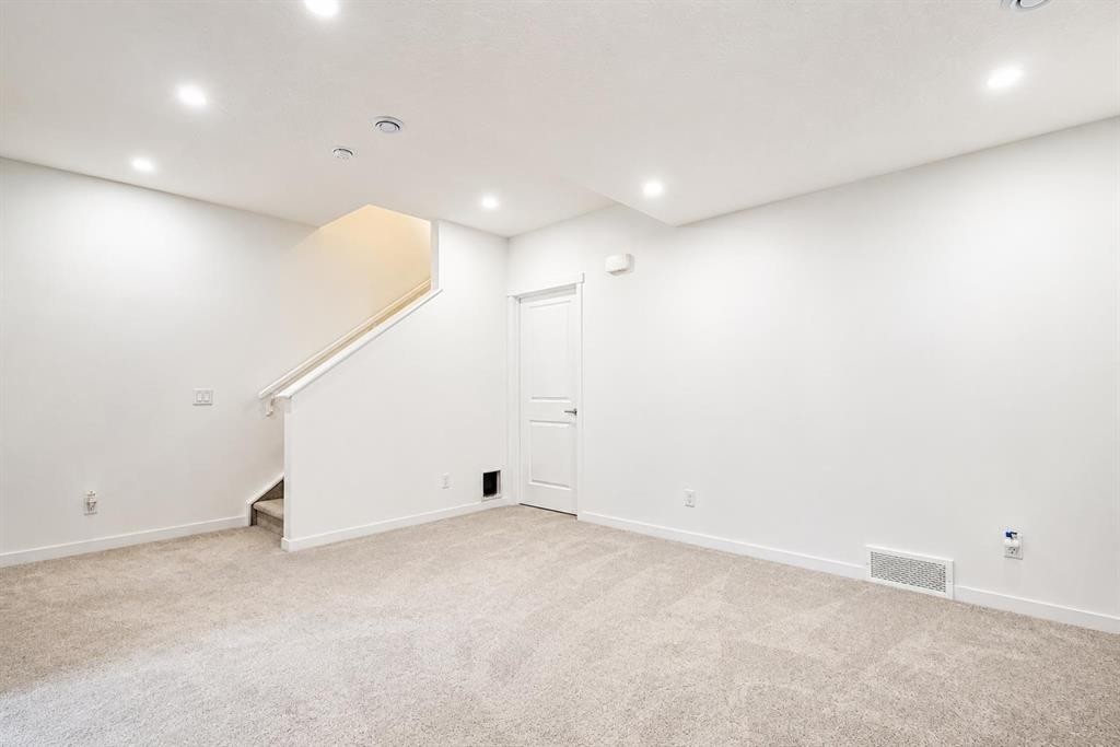 229 Masters Row Se, Calgary, AB - Indoor