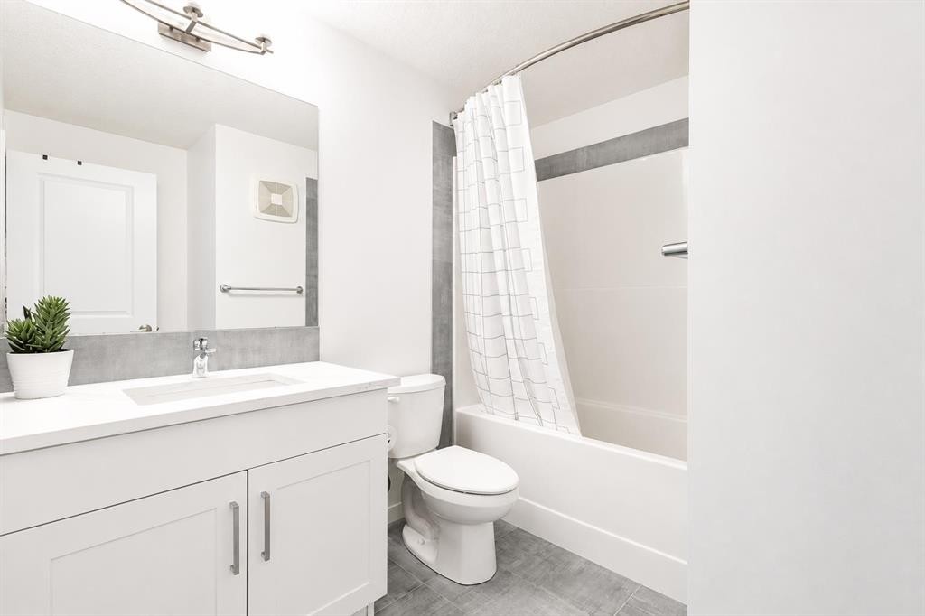 229 Masters Row Se, Calgary, AB - Indoor Photo Showing Bathroom