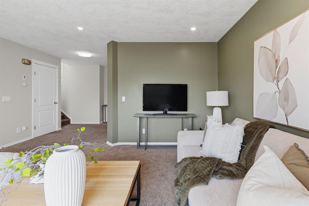 241 Somerside Close Sw, Calgary, AB