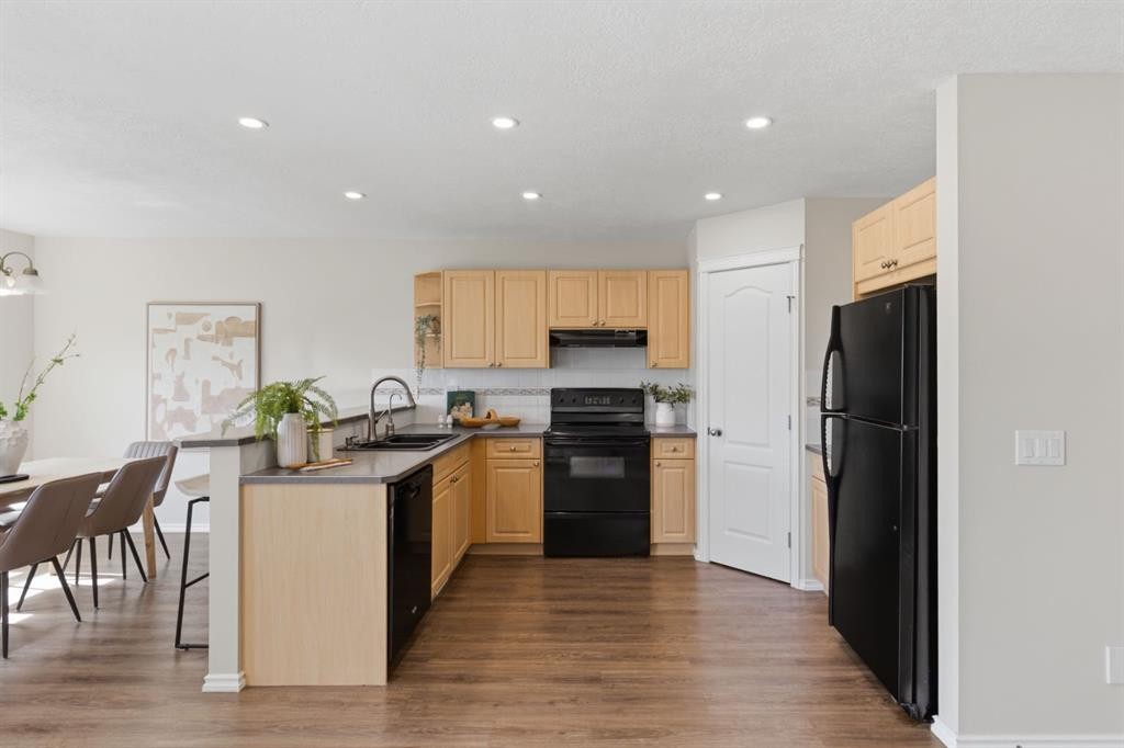 241 Somerside Close Sw, Calgary, AB