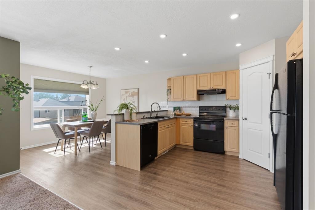 241 Somerside Close Sw, Calgary, AB