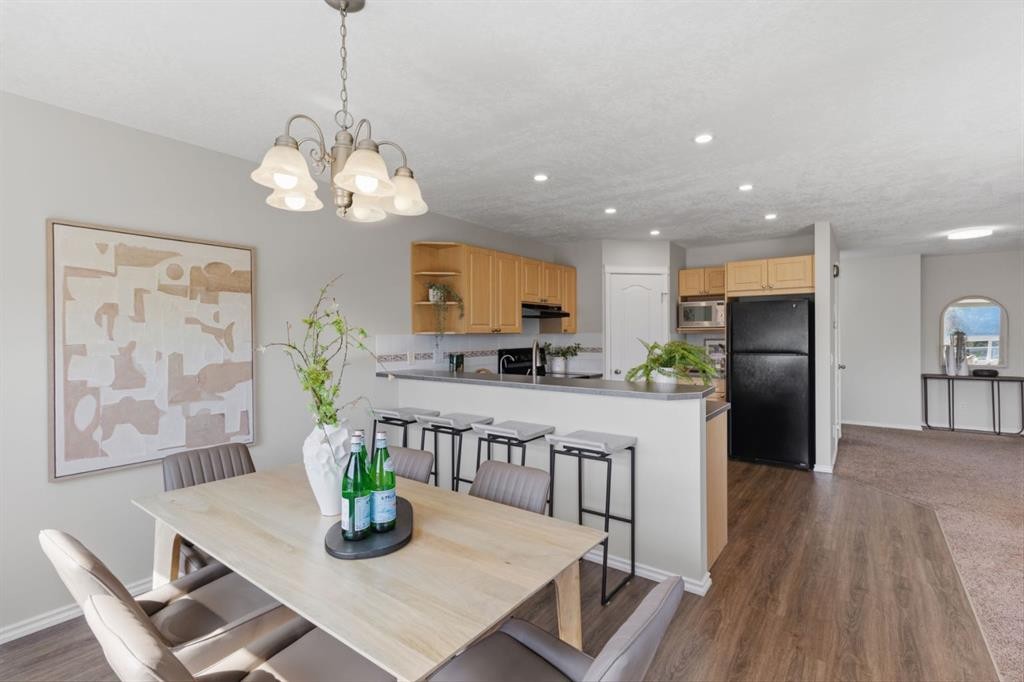 241 Somerside Close Sw, Calgary, AB