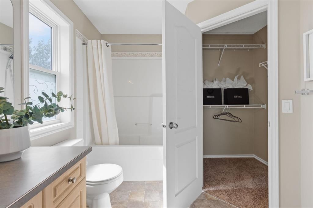 241 Somerside Close Sw, Calgary, AB