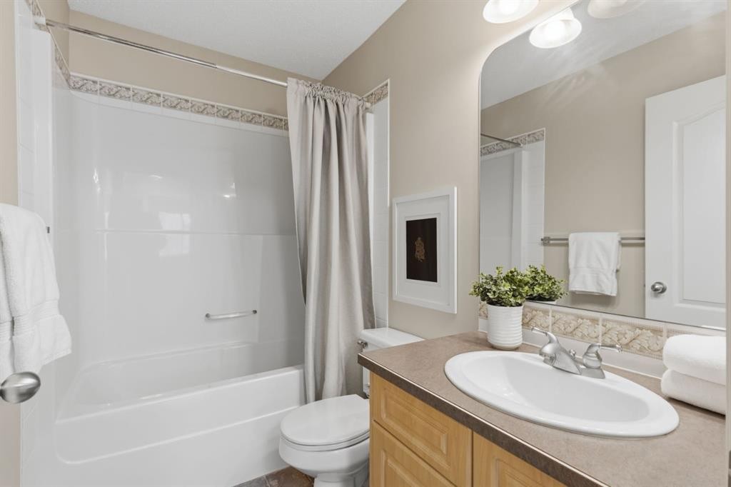 241 Somerside Close Sw, Calgary, AB