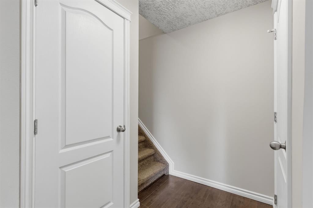 241 Somerside Close Sw, Calgary, AB