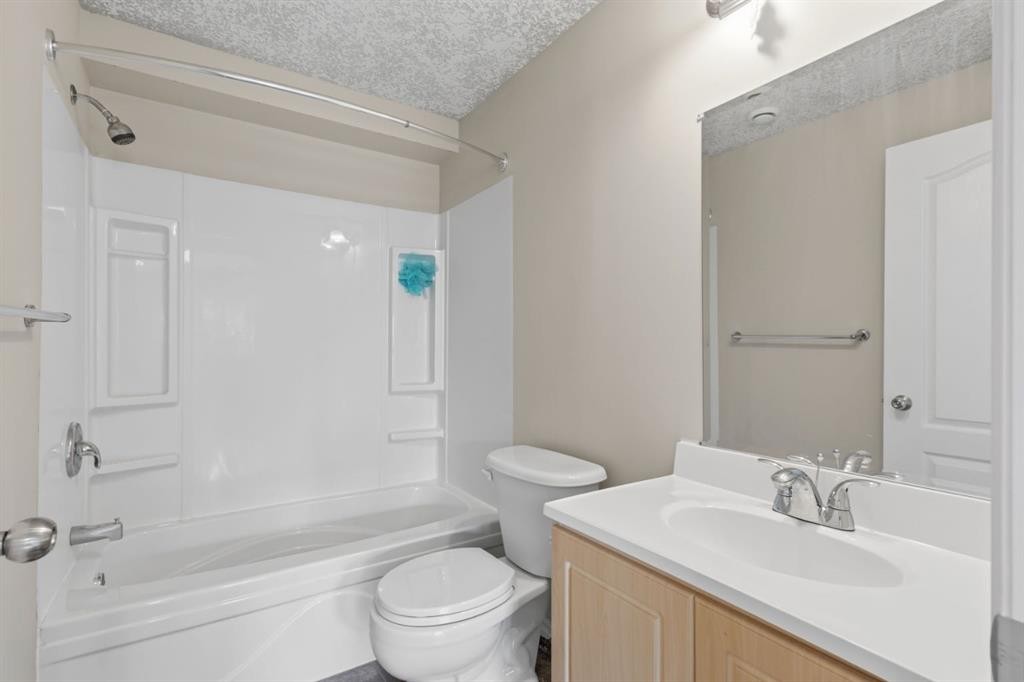 241 Somerside Close Sw, Calgary, AB