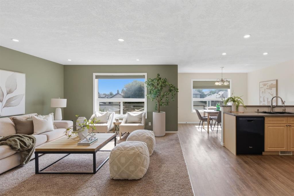 241 Somerside Close Sw, Calgary, AB