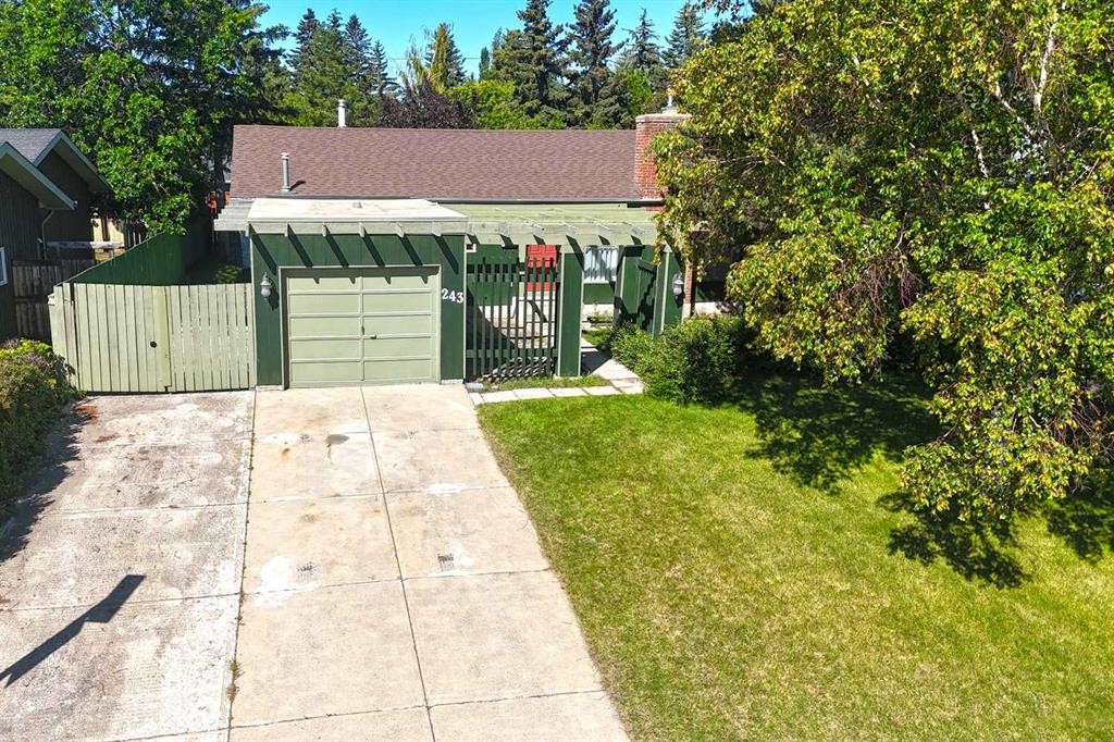 243 Silvercreek Drive Nw, Calgary, AB - Outdoor