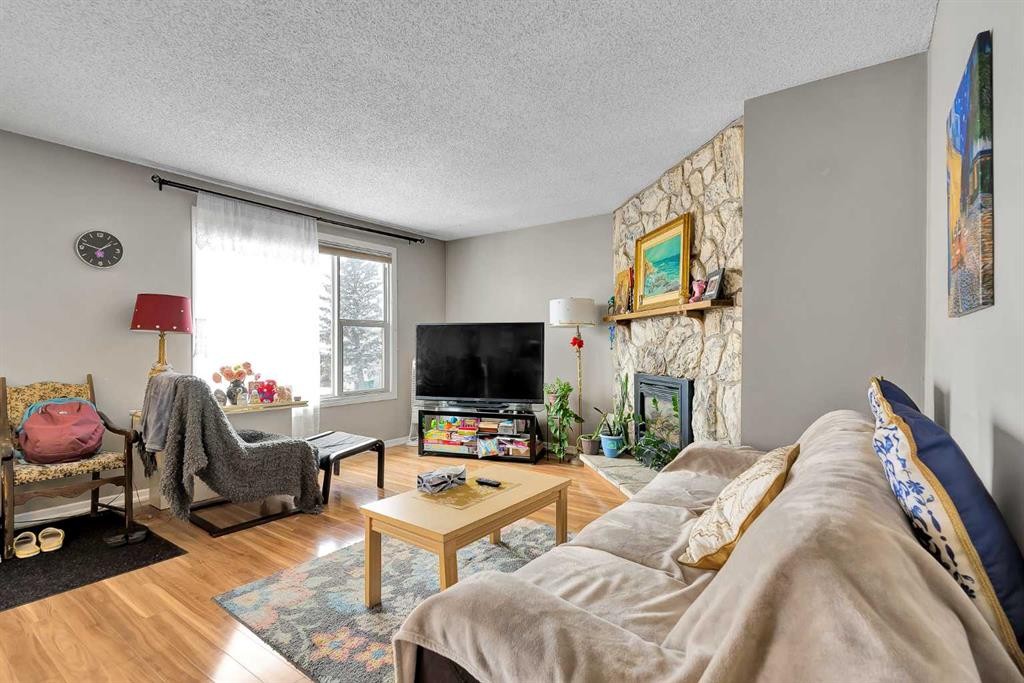 107 Silvergrove Road Nw, Calgary, AB