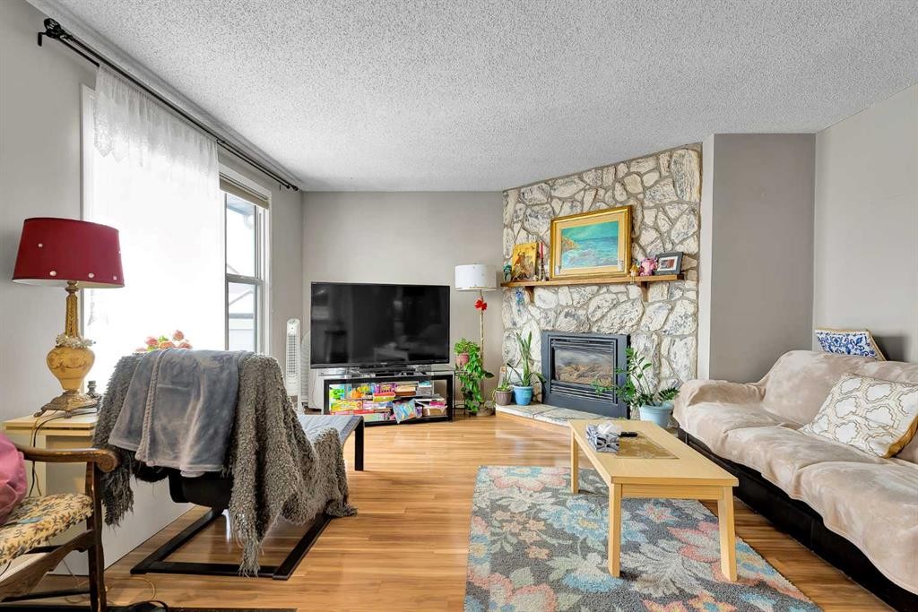 107 Silvergrove Road Nw, Calgary, AB