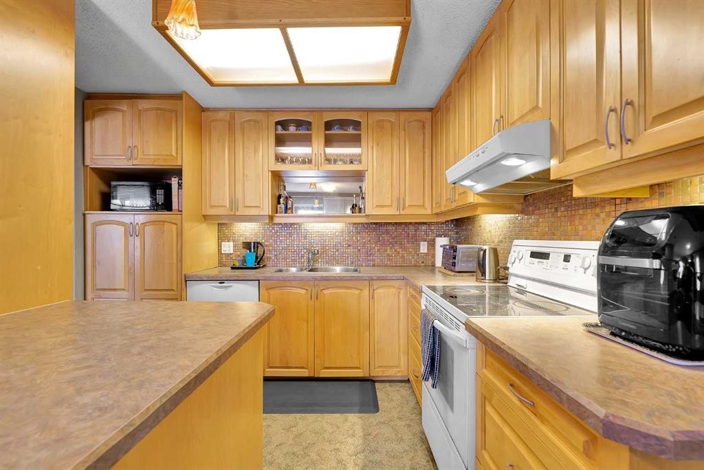 107 Silvergrove Road Nw, Calgary, AB