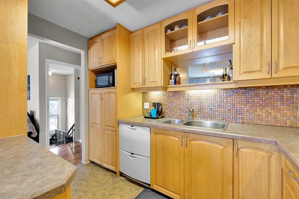 107 Silvergrove Road Nw, Calgary, AB