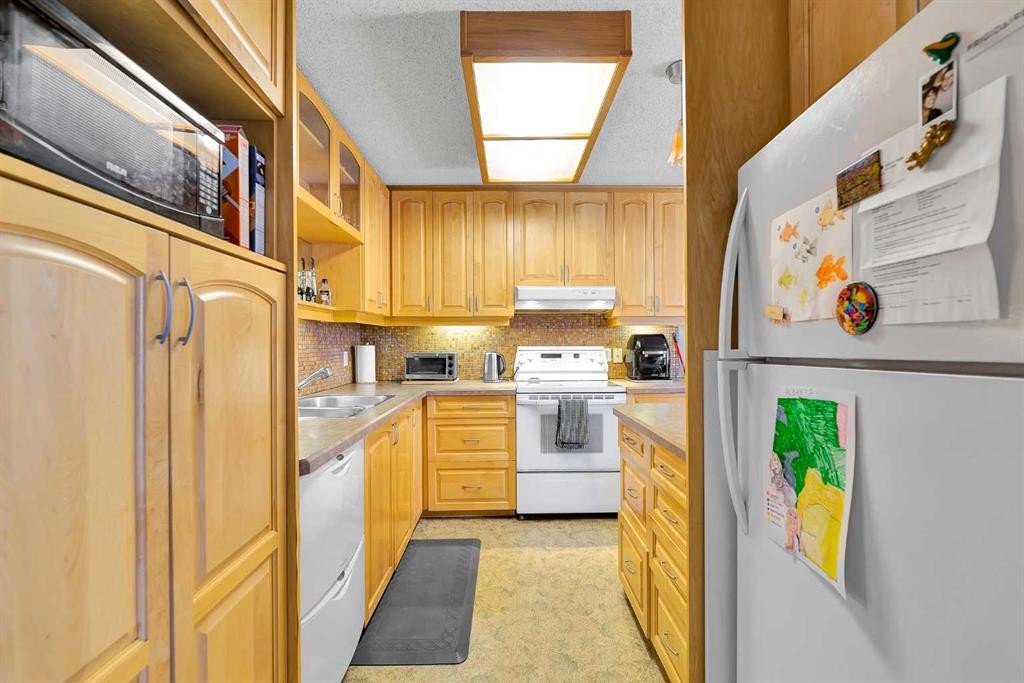 107 Silvergrove Road Nw, Calgary, AB