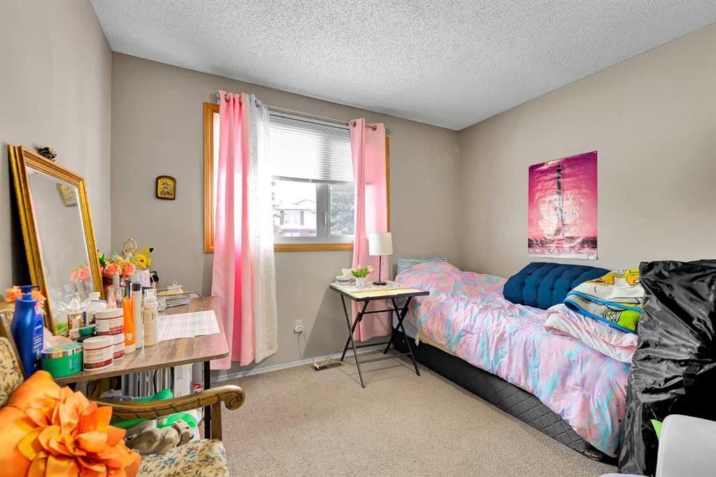 107 Silvergrove Road Nw, Calgary, AB