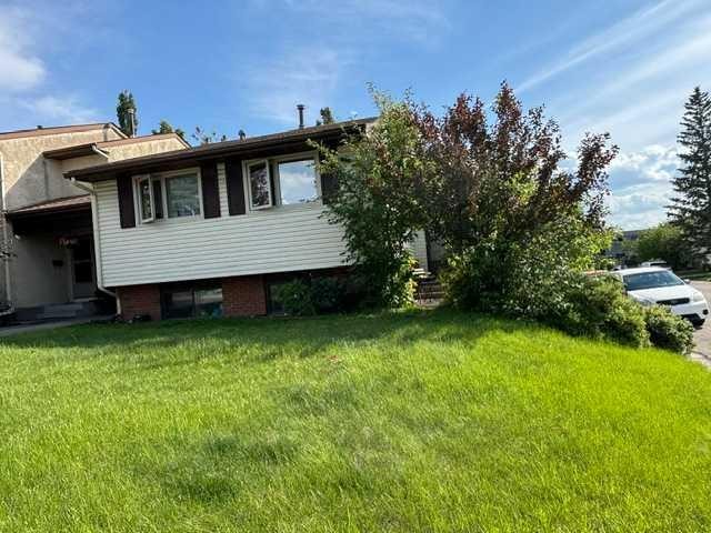 107 Silvergrove Road Nw, Calgary, AB