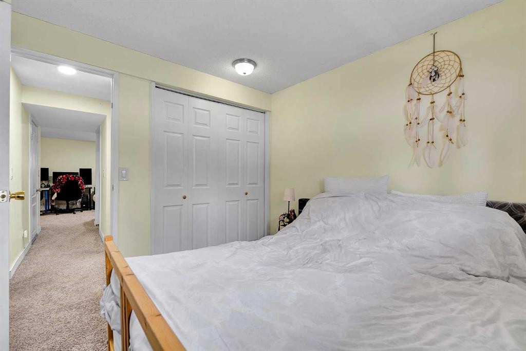107 Silvergrove Road Nw, Calgary, AB